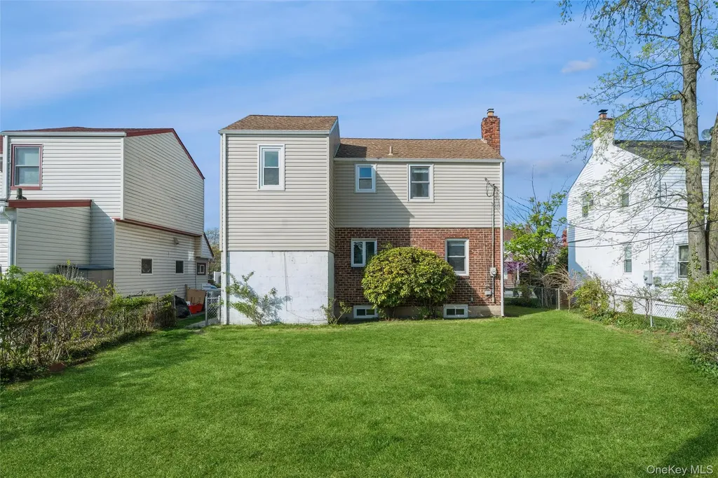 211 Norfeld Boulevard Elmont NY 11003
