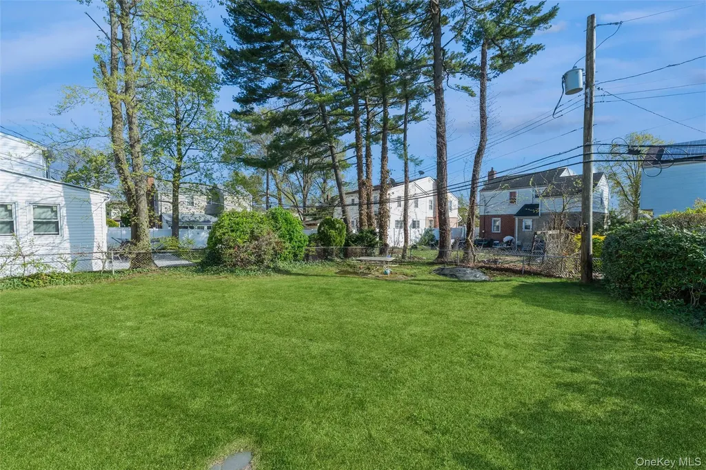 211 Norfeld Boulevard Elmont NY 11003