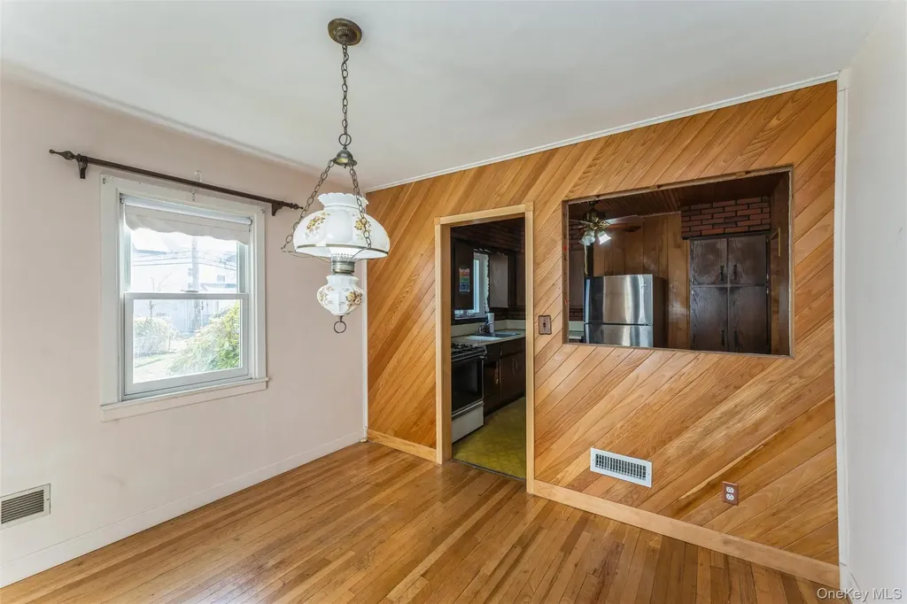 211 Norfeld Boulevard Elmont NY 11003
