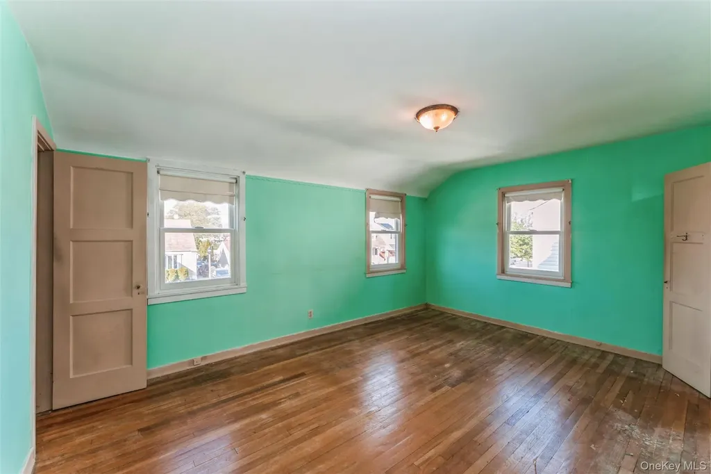 211 Norfeld Boulevard Elmont NY 11003