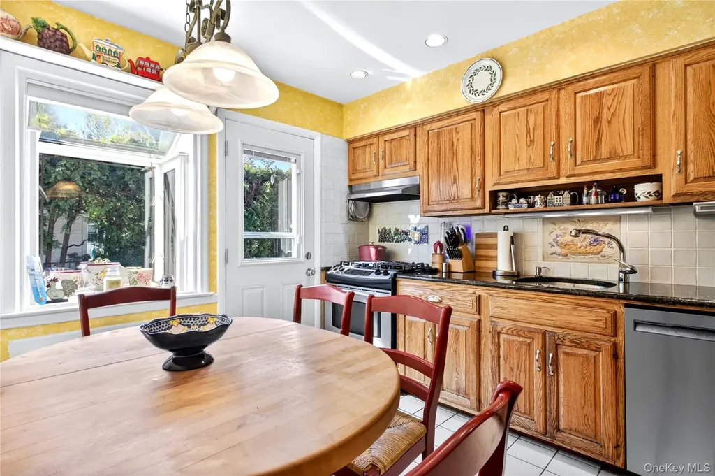 46 Mulberry Avenue Garden City NY 11530