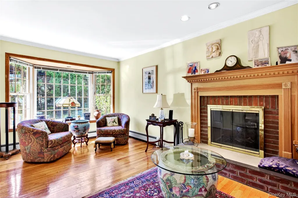 46 Mulberry Avenue Garden City NY 11530