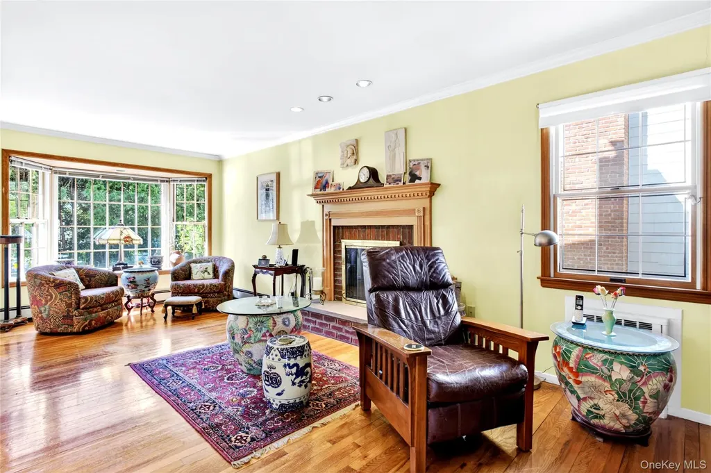 46 Mulberry Avenue Garden City NY 11530