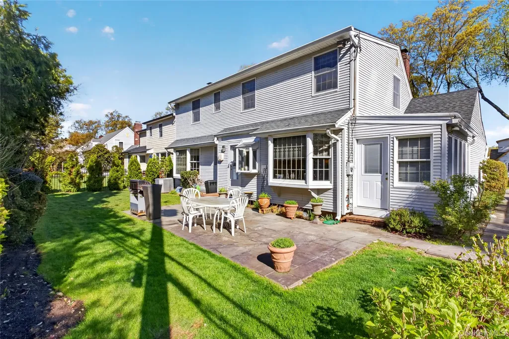46 Mulberry Avenue Garden City NY 11530