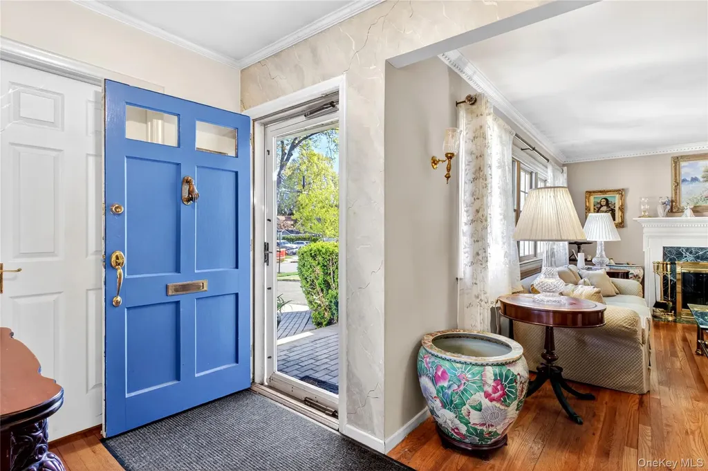 46 Mulberry Avenue Garden City NY 11530