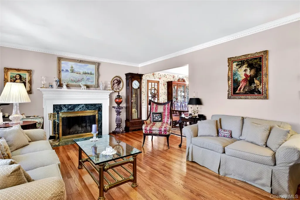 46 Mulberry Avenue Garden City NY 11530
