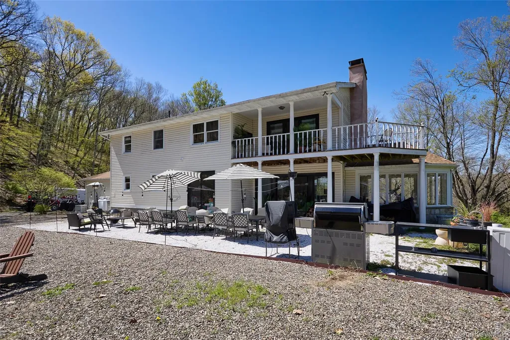 32 Cole Road Pleasant Valley NY 12569