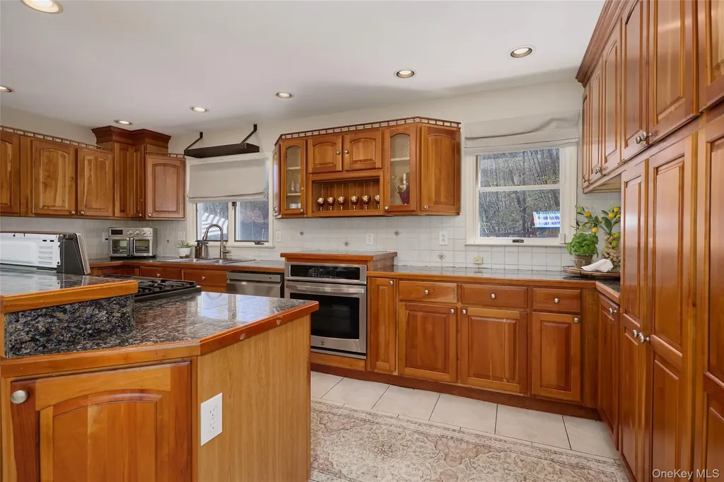 32 Cole Road Pleasant Valley NY 12569