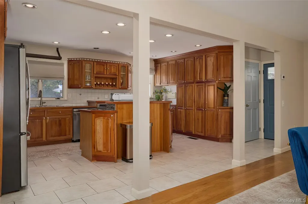 32 Cole Road Pleasant Valley NY 12569