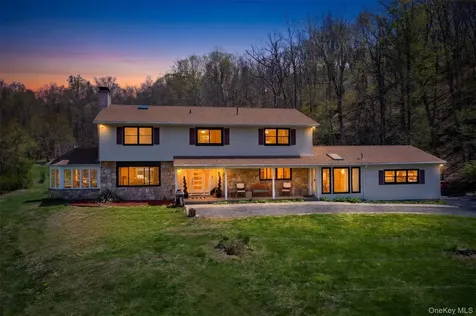 32 Cole Road Pleasant Valley NY 12569