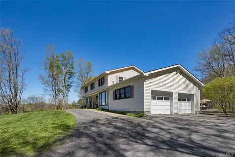 32 Cole Road Pleasant Valley NY 12569