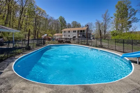 32 Cole Road Pleasant Valley NY 12569