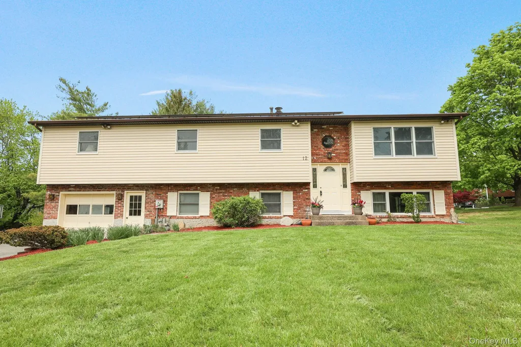 12 Carnation Drive Nanuet NY 10954