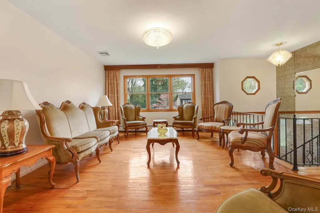 12 Carnation Drive Nanuet NY 10954