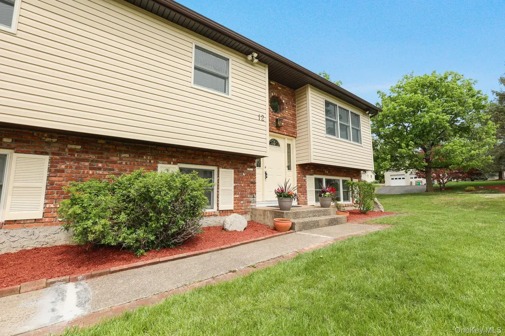 12 Carnation Drive Nanuet NY 10954