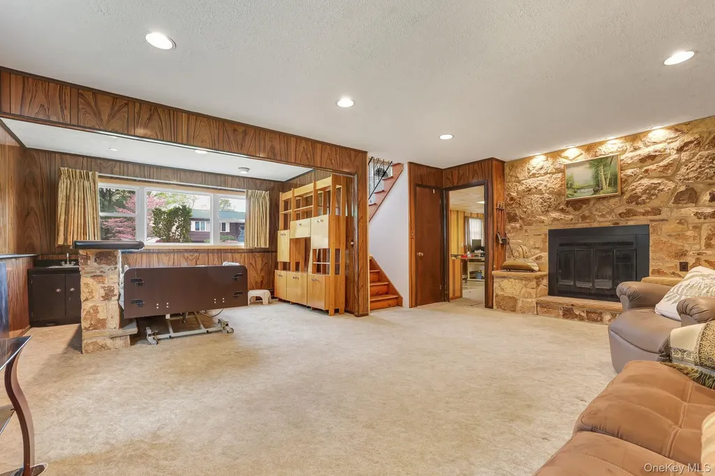 12 Carnation Drive Nanuet NY 10954