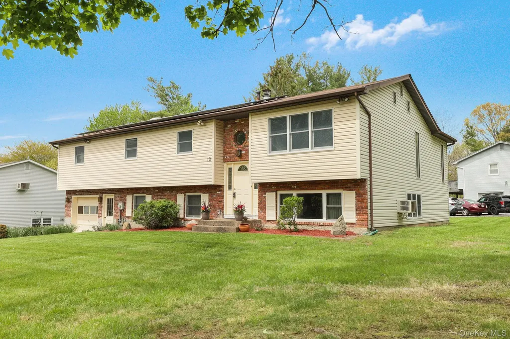 12 Carnation Drive Nanuet NY 10954