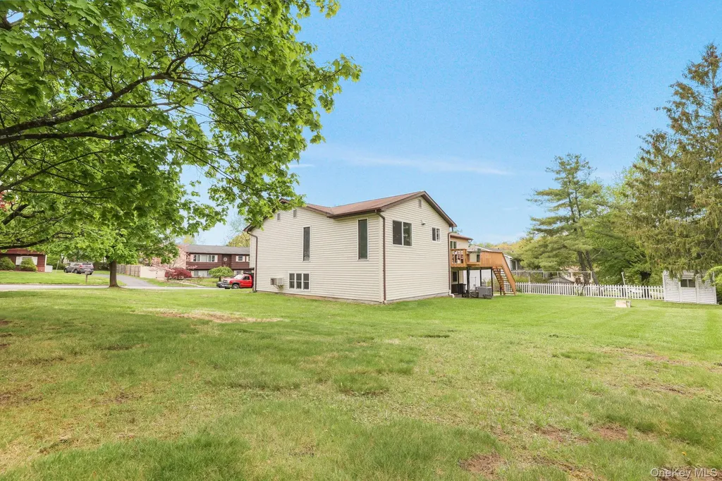 12 Carnation Drive Nanuet NY 10954