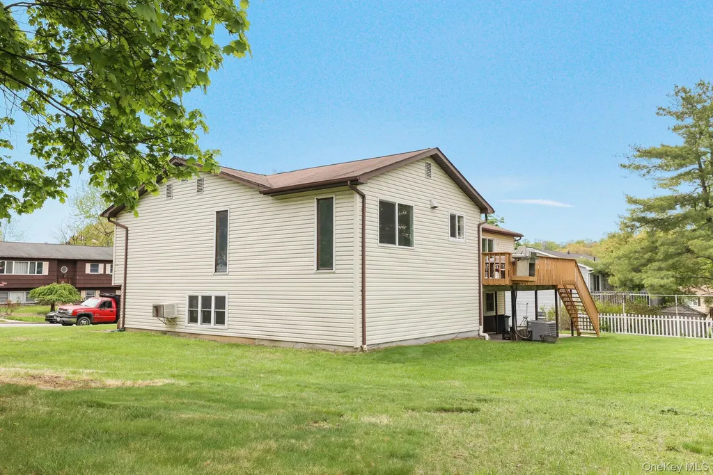 12 Carnation Drive Nanuet NY 10954