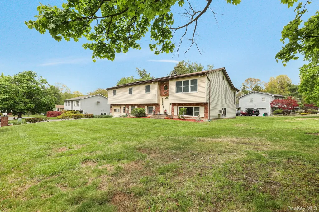 12 Carnation Drive Nanuet NY 10954