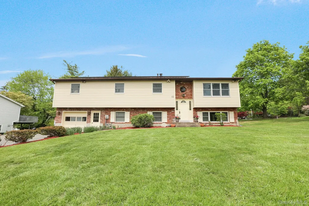 12 Carnation Drive Nanuet NY 10954
