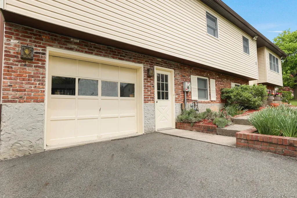 12 Carnation Drive Nanuet NY 10954