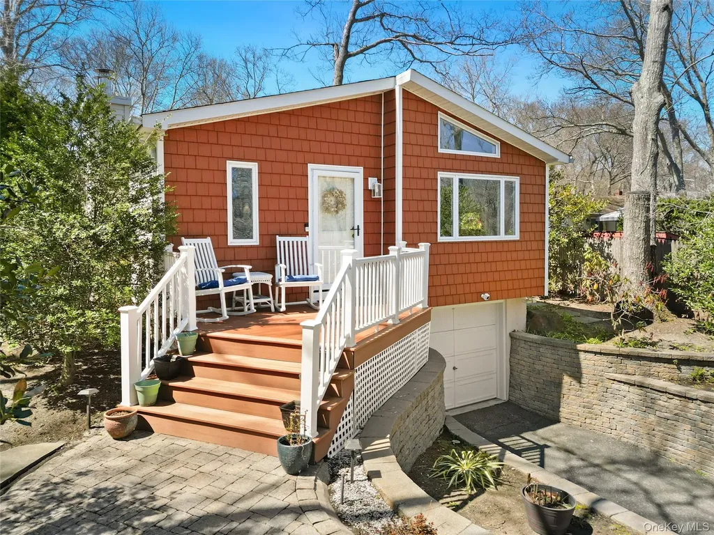 38 Corey Trail Ridge NY 11961