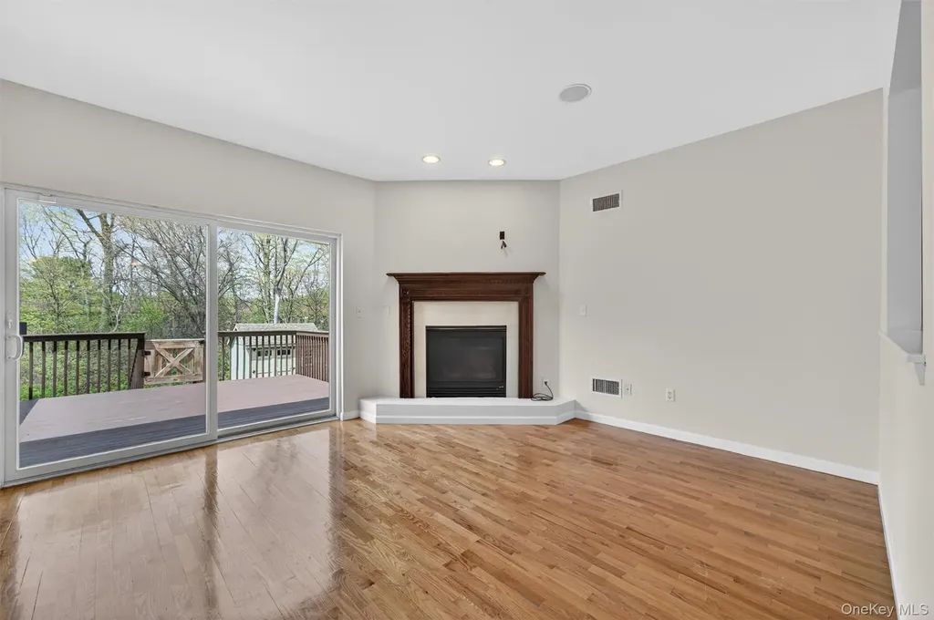 49 Oak Hill Road Middletown NY 10941