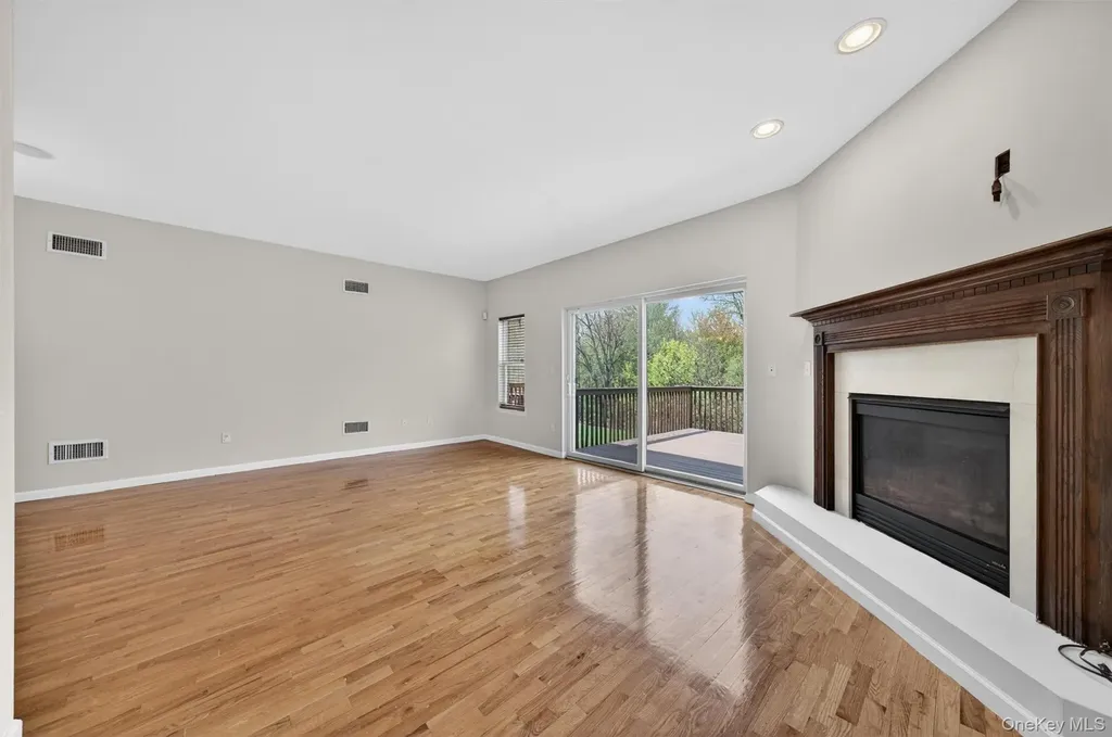 49 Oak Hill Road Middletown NY 10941