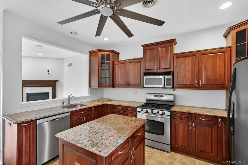 49 Oak Hill Road Middletown NY 10941