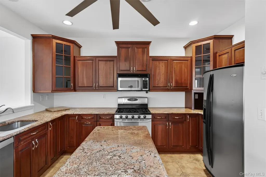 49 Oak Hill Road Middletown NY 10941