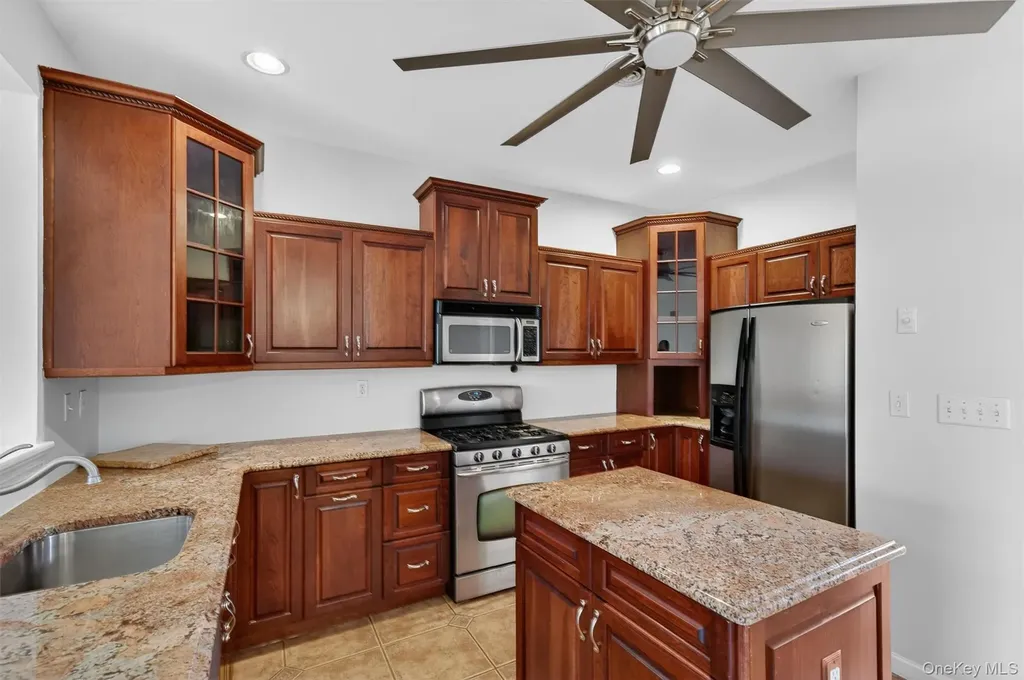 49 Oak Hill Road Middletown NY 10941
