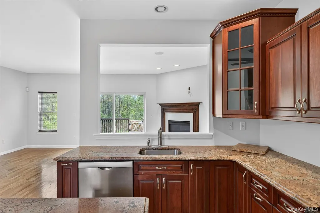 49 Oak Hill Road Middletown NY 10941