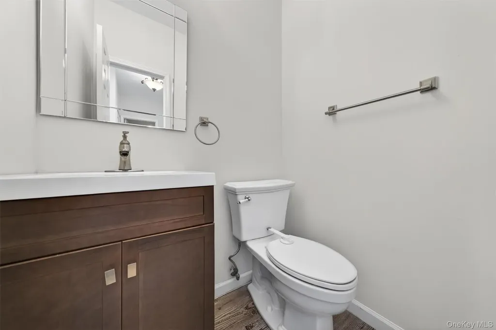 49 Oak Hill Road Middletown NY 10941