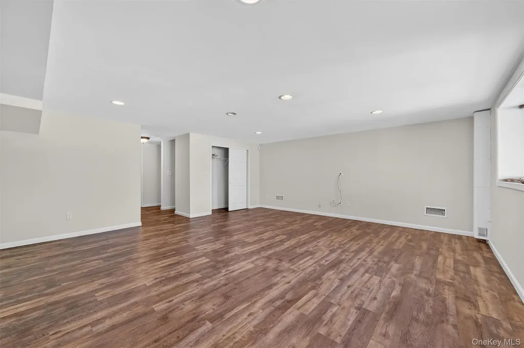 49 Oak Hill Road Middletown NY 10941