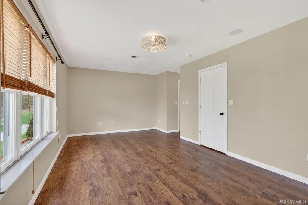 49 Oak Hill Road Middletown NY 10941