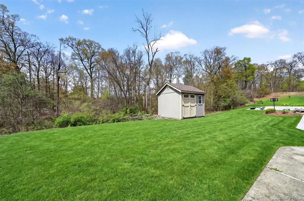 49 Oak Hill Road Middletown NY 10941