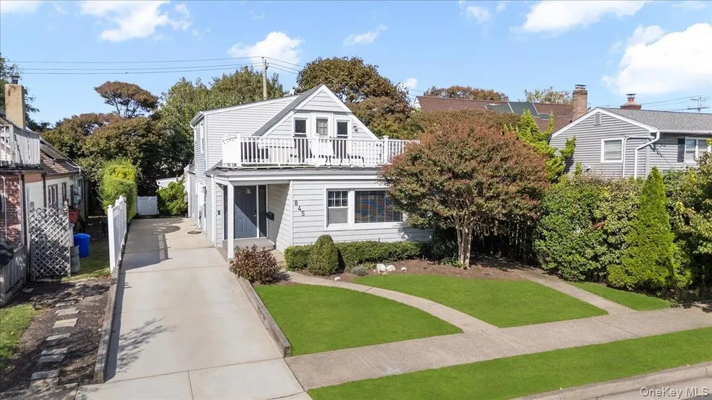 845 E Walnut Street Long Beach NY 11561