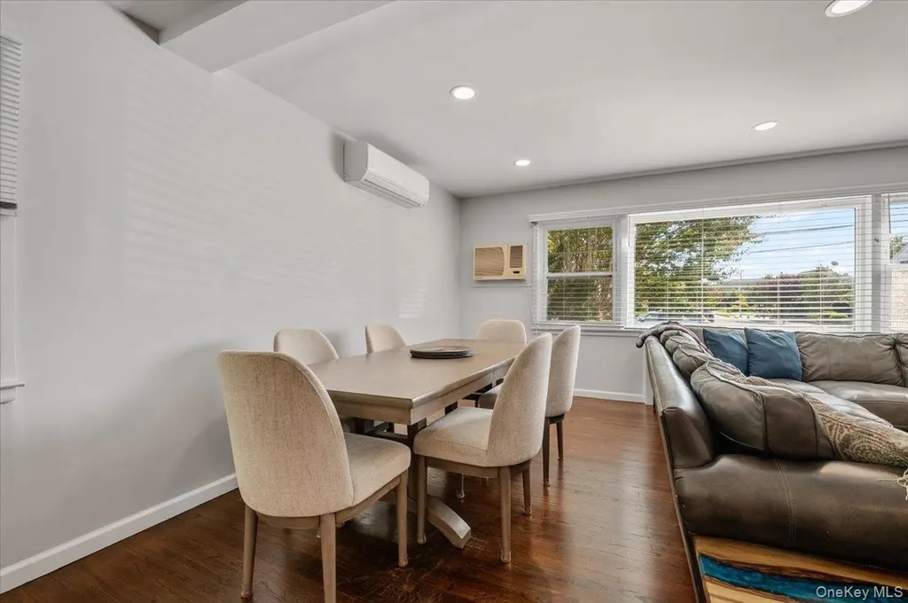 845 E Walnut Street Long Beach NY 11561