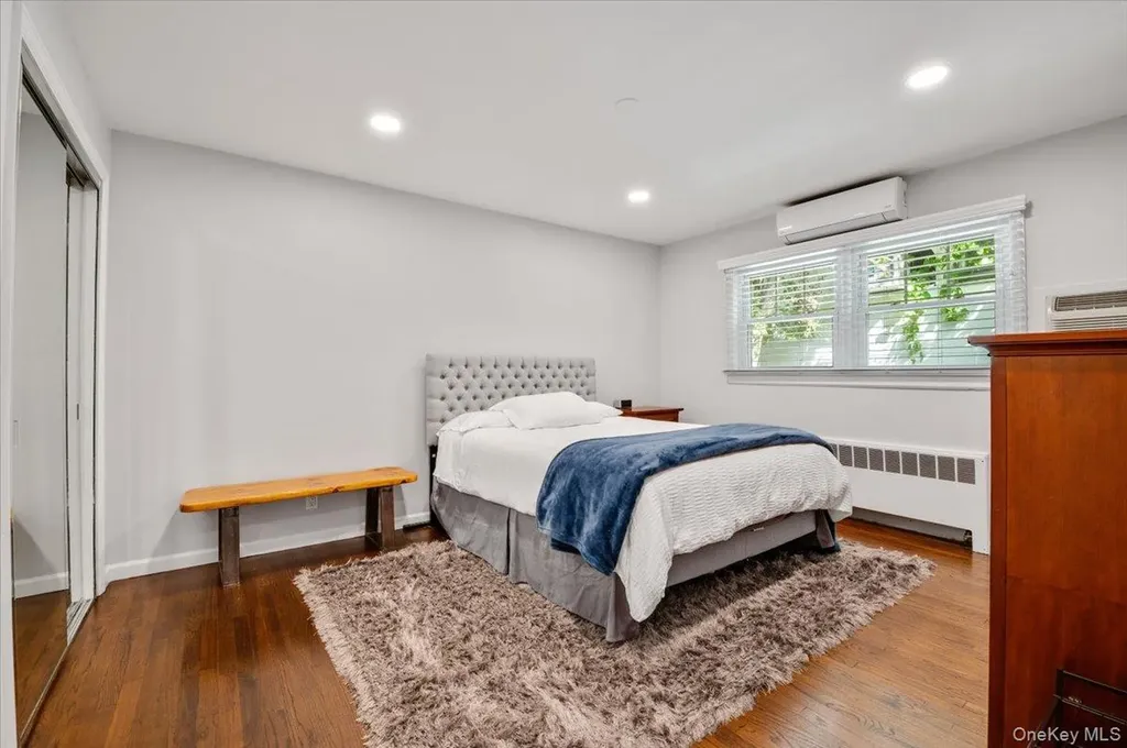 845 E Walnut Street Long Beach NY 11561