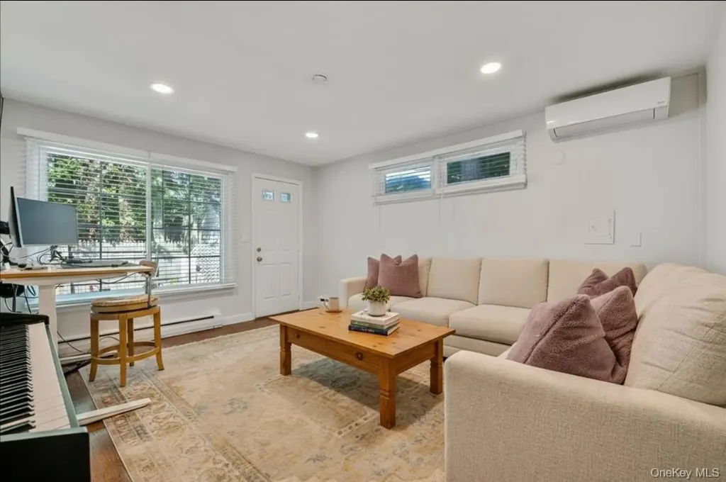 845 E Walnut Street Long Beach NY 11561