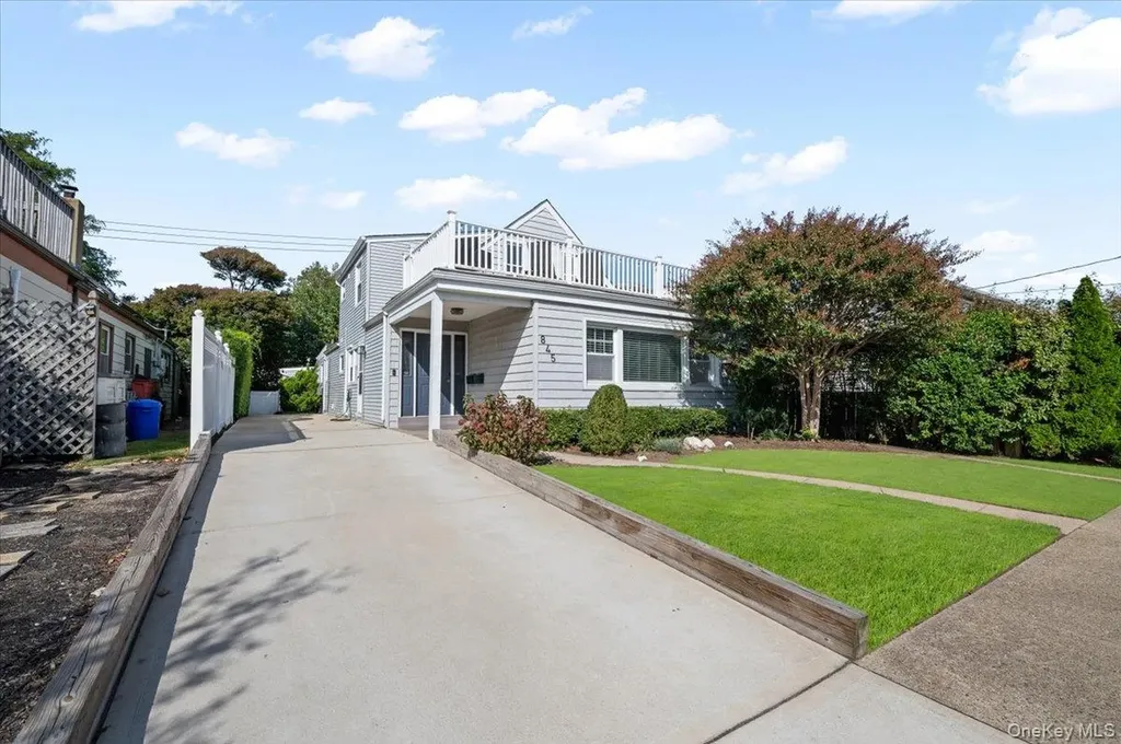 845 E Walnut Street Long Beach NY 11561