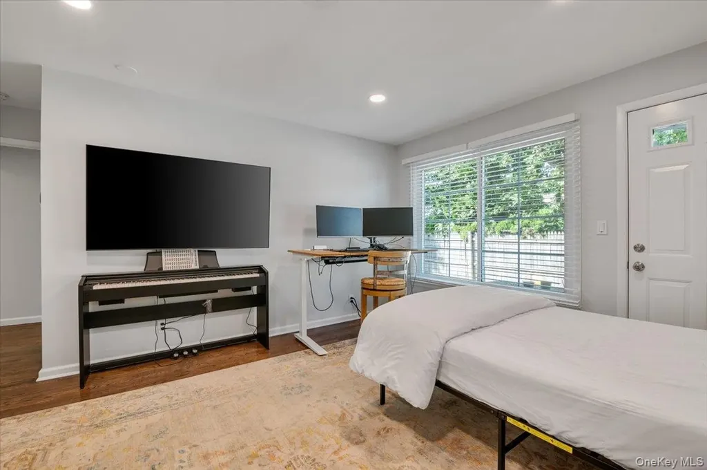 845 E Walnut Street Long Beach NY 11561