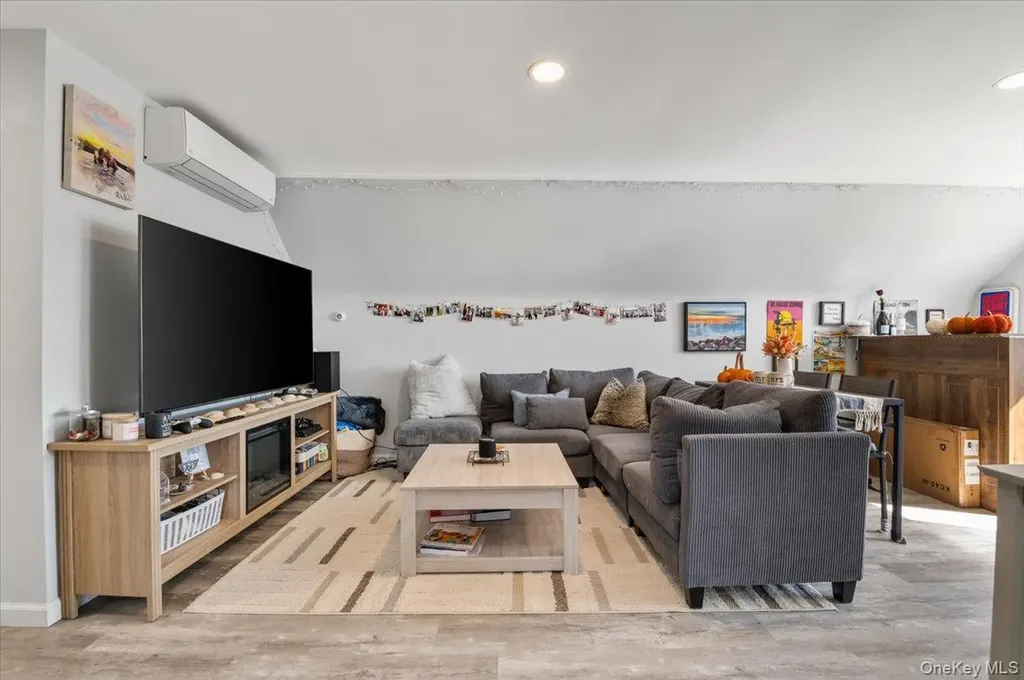 845 E Walnut Street Long Beach NY 11561