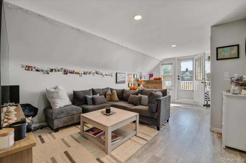 845 E Walnut Street Long Beach NY 11561