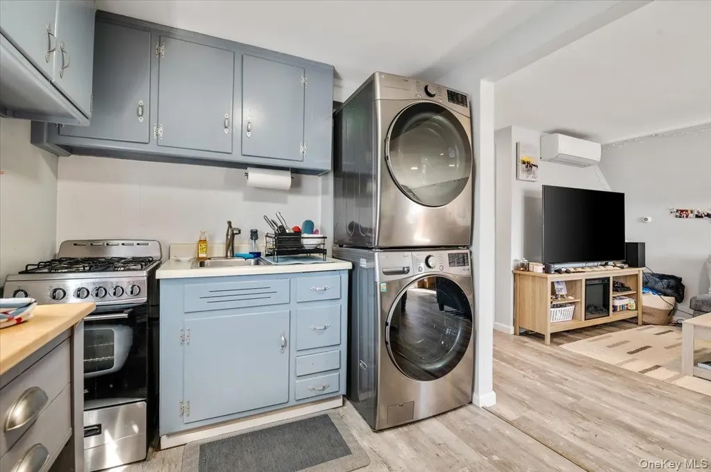 845 E Walnut Street Long Beach NY 11561