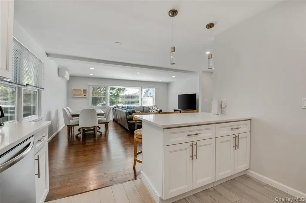 845 E Walnut Street Long Beach NY 11561