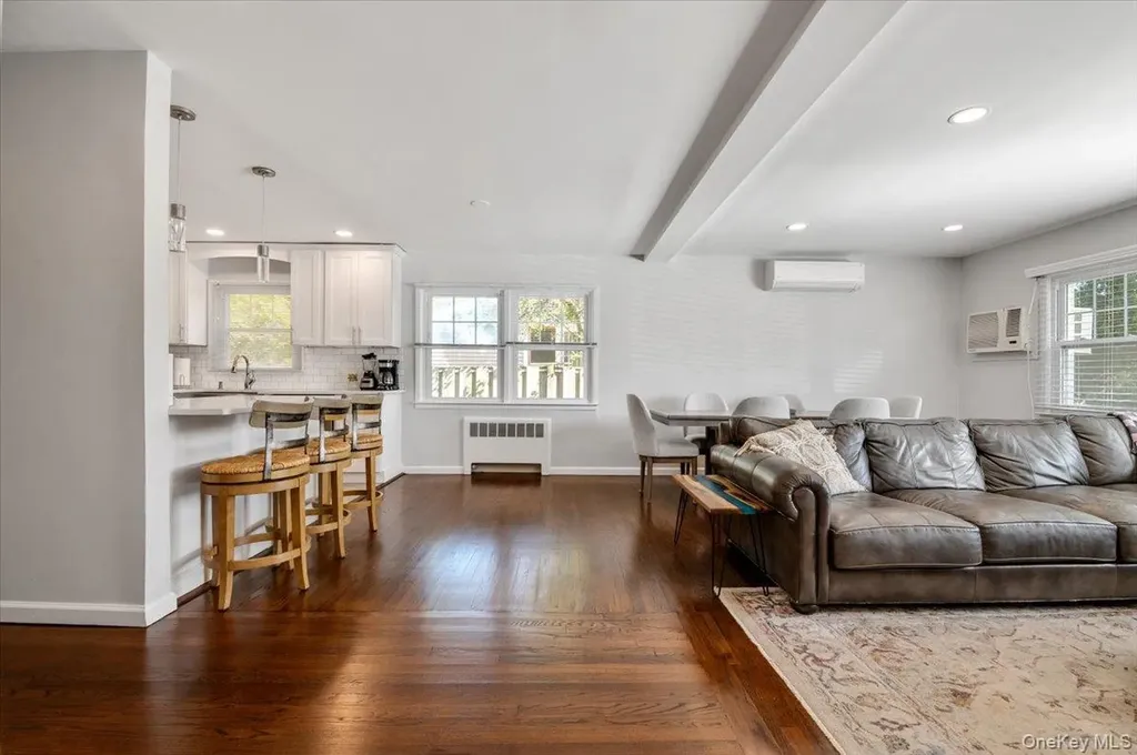 845 E Walnut Street Long Beach NY 11561