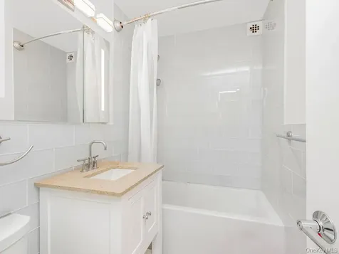 1841 Central Park Avenue Yonkers NY 10710