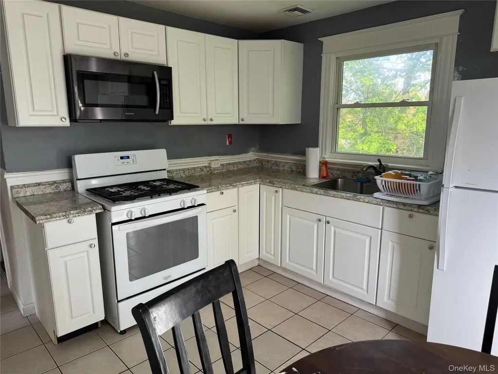 9 Bartlett Street Poughkeepsie NY 12601